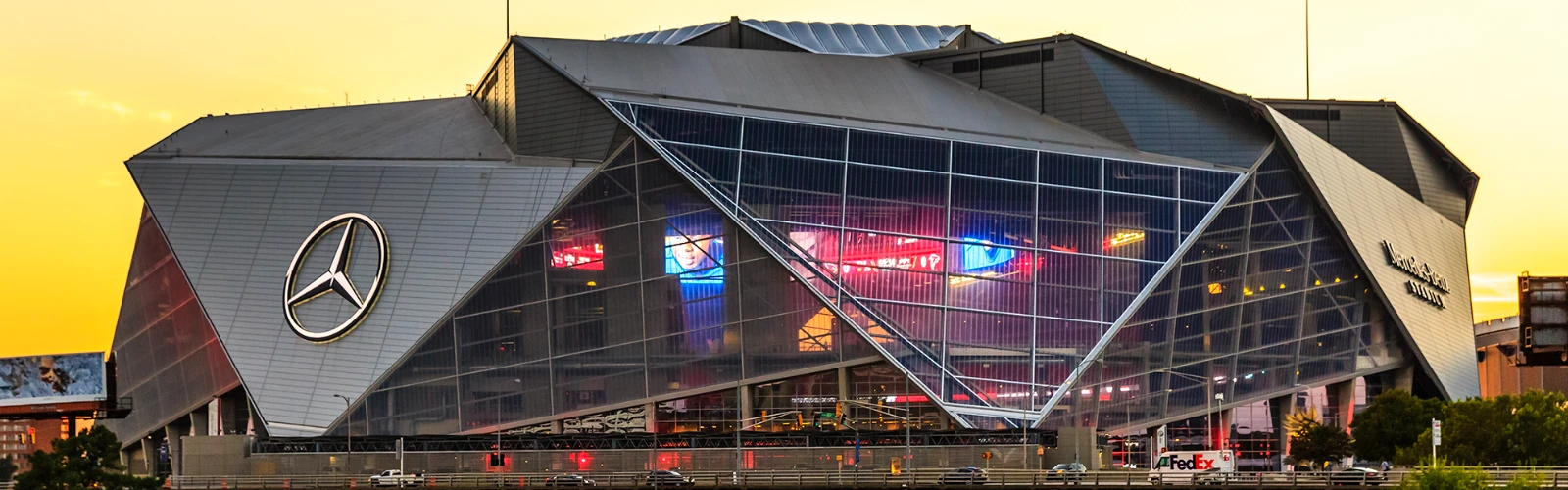 Explore Atlanta’s Vibrant Heart: Where to Stay Near Mercedes-Benz Stadium