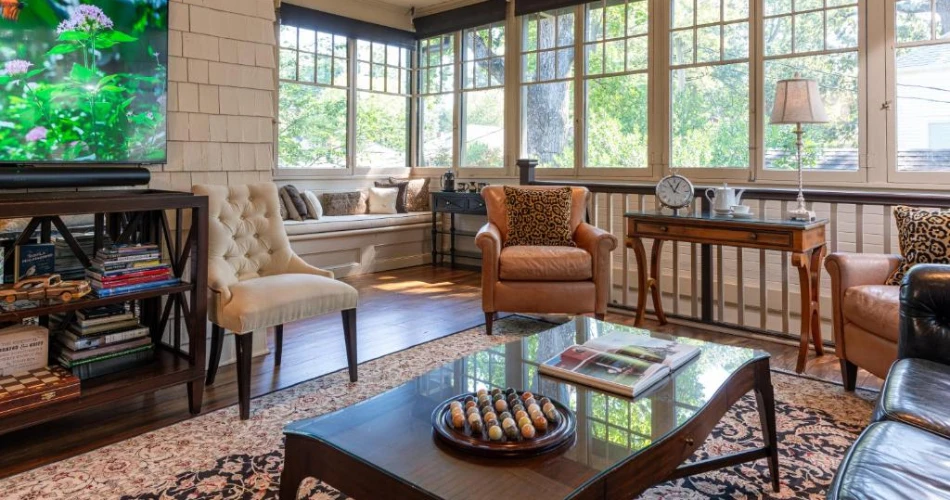 Game Day Ready: Hotels Walking Distance to Mercedes Benz Stadium