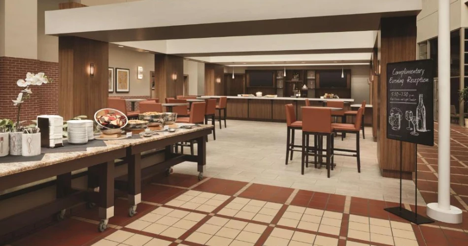 Explore Atlanta’s Vibrant Heart: Where to Stay Near Mercedes-Benz Stadium