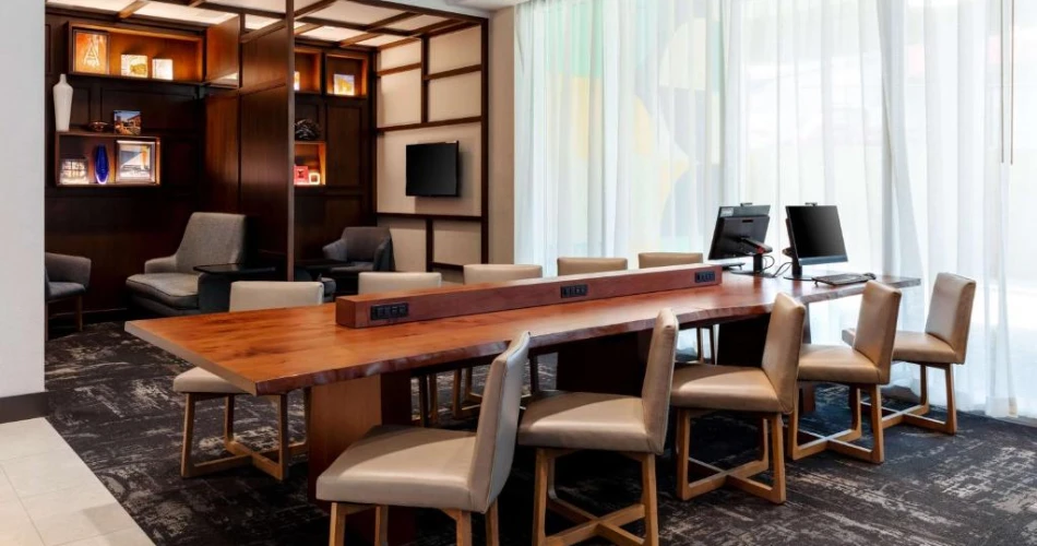 Explore Atlanta’s Vibrant Heart: Where to Stay Near Mercedes-Benz Stadium