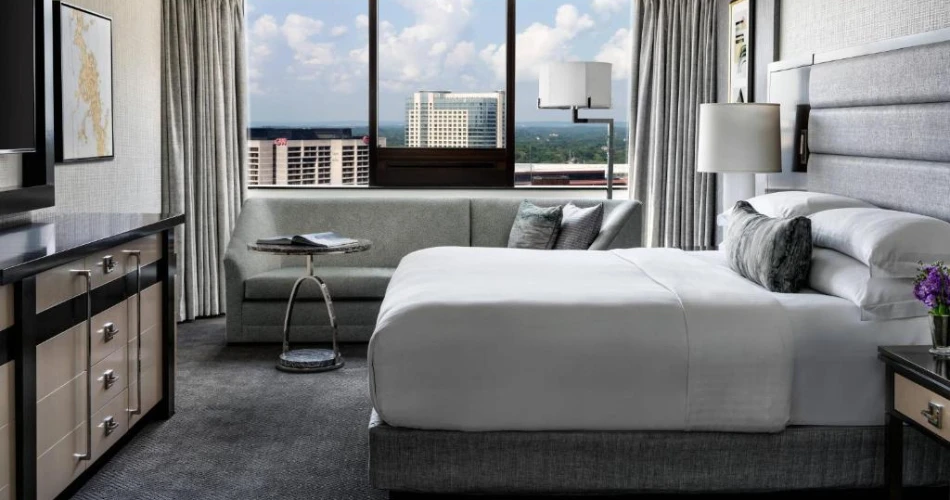 Explore Atlanta’s Vibrant Heart: Where to Stay Near Mercedes-Benz Stadium