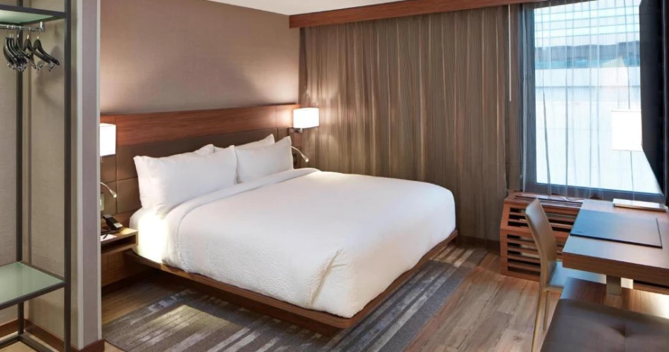 Explore Atlanta’s Vibrant Heart: Where to Stay Near Mercedes-Benz Stadium