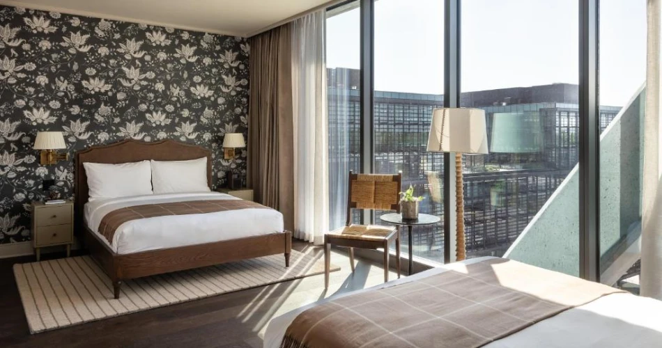 Explore Atlanta’s Vibrant Heart: Where to Stay Near Mercedes-Benz Stadium