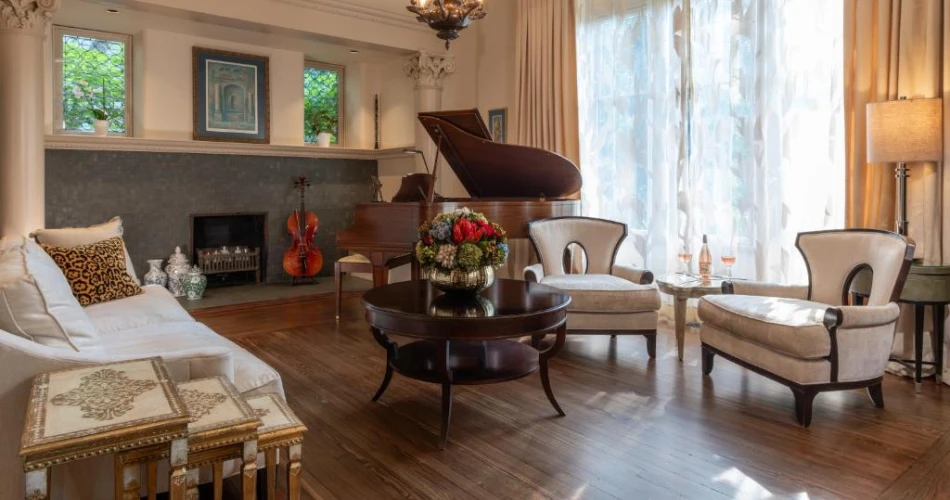 Luxury and Convenience: Hotels Just Steps from Mercedes-Benz Stadium in Atlanta