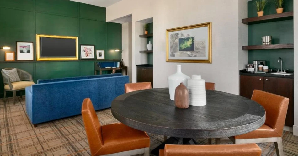 Luxury and Convenience: Hotels Just Steps from Mercedes-Benz Stadium in Atlanta