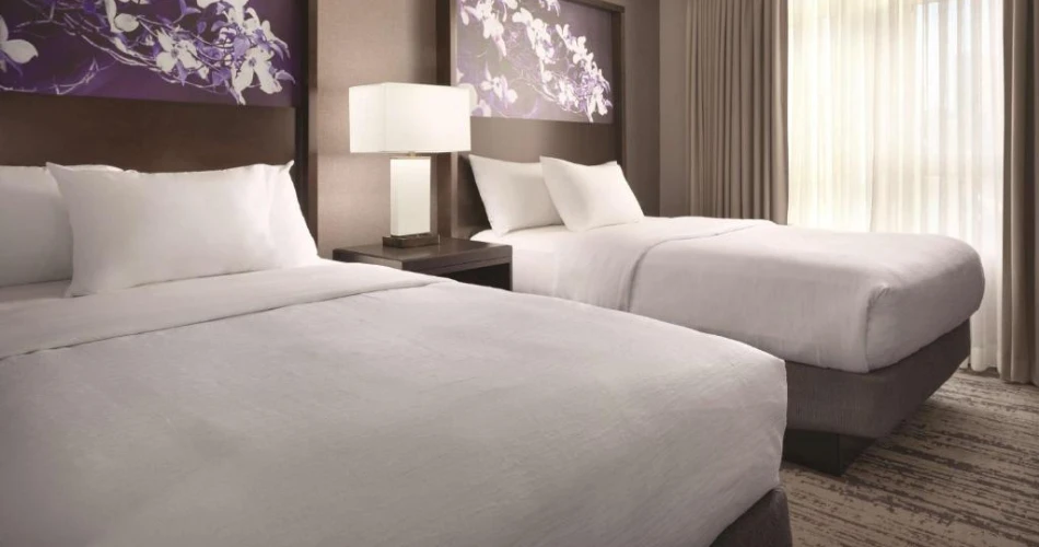 Ultimate Convenience: Hotels Just Steps Away from Mercedes-Benz Stadium