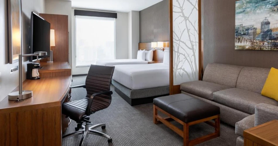 Ultimate Convenience: Hotels Just Steps Away from Mercedes-Benz Stadium